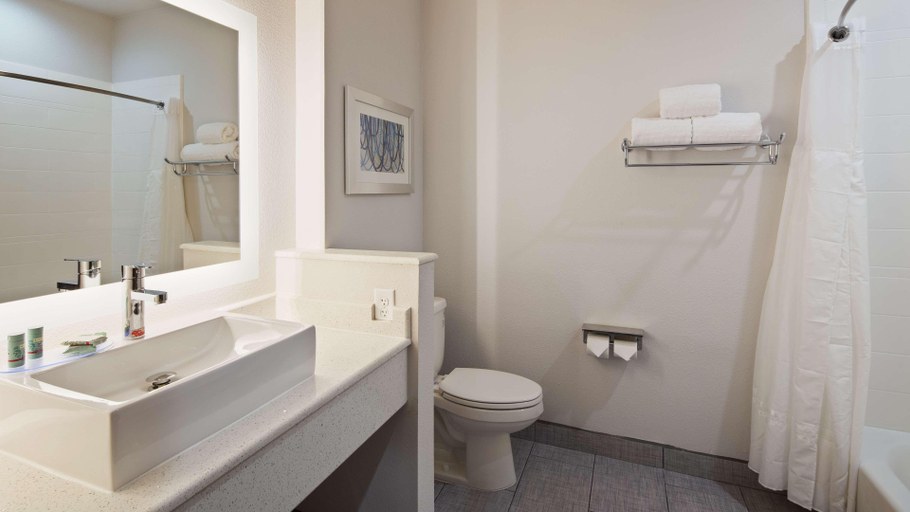 Bathroom 4, Best Western Green Oak Inn & Suites, Wilson