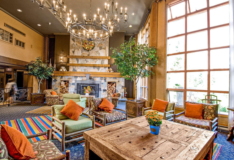 Public Area 3, Hilton Grand Vacations Club Whistler, Squamish-Lillooet