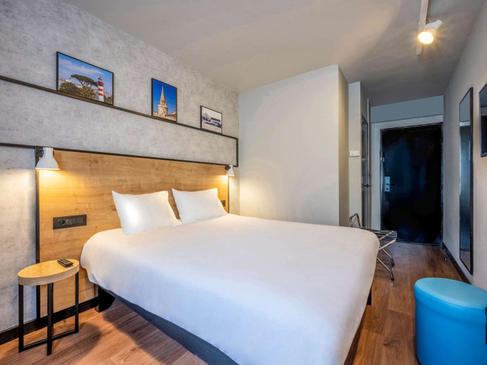 Bedroom 3, ibis La Rochelle Vieux-Port, Charente-Maritime