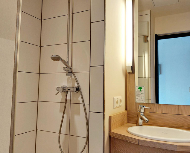 Bathroom 2, Heinrich Pesch Hotel, Ludwigshafen am Rhein