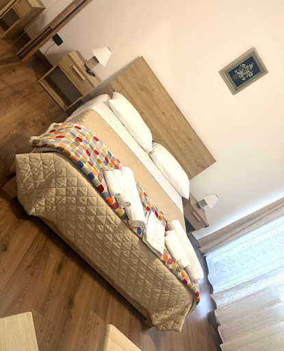 Others 2, JULIET N - Rental Rooms Verona, Verona