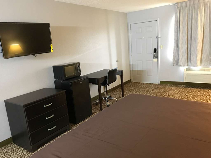 Bedroom 3, Americas Best Value Inn Brinkley, Monroe