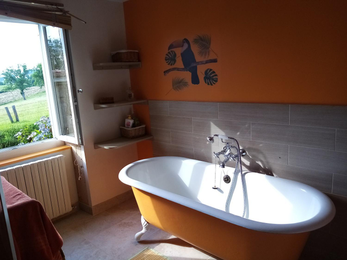 Others 5, Chambres D'hotes LES PAPILLONS, Loire