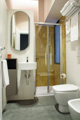 Bathroom 2, Vesuvius Palace Aparthotel, Napoli