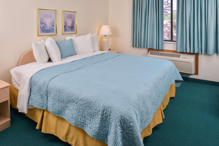 Bedroom 3, Americas Best Value Inn & Suites Bluffton, Wells