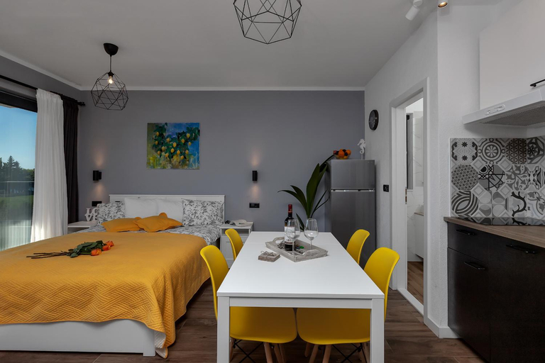 Others 4, Apartments IKO, Tučepi