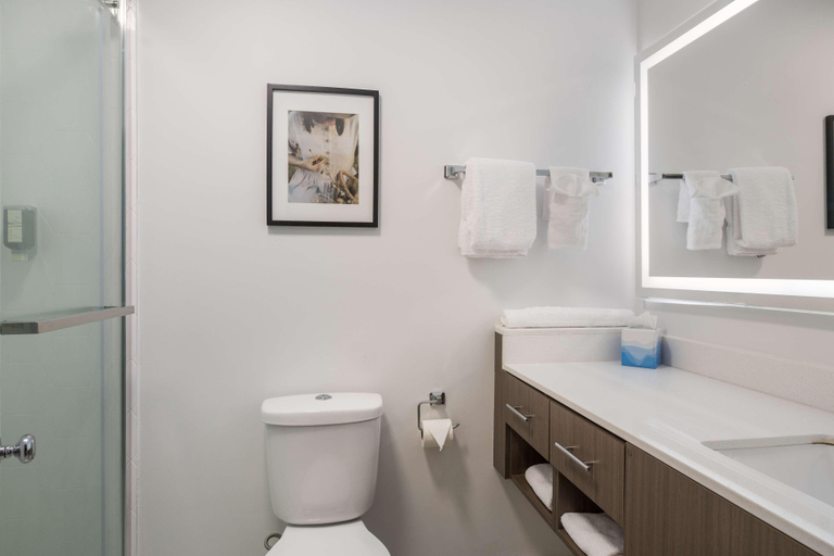 Bathroom 5, Best Western Truro - Glengarry, Colchester