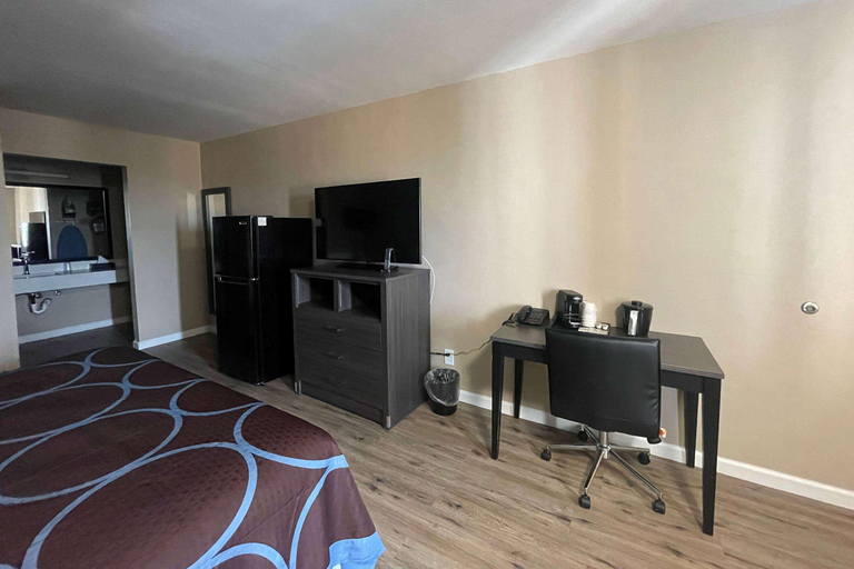 Bedroom 3, Super 8 by Wyndham Victoria TX, Victoria