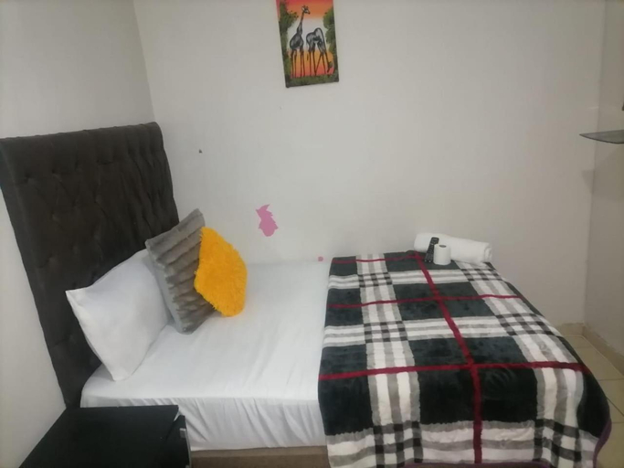 Others 4, Guest room florida, City of Johannesburg