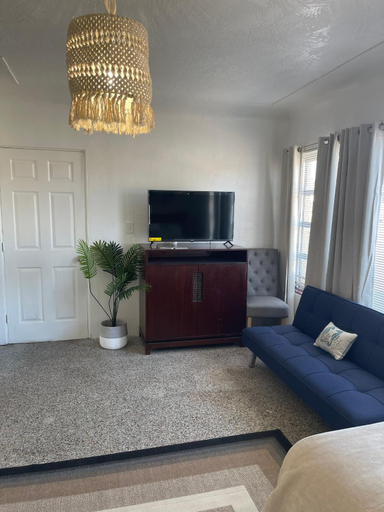 Others 3, The Penthouse, Volusia