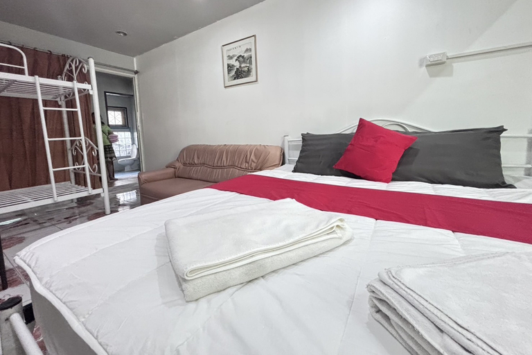 Bedroom 4, Sunshiny-BB Hostel near Punnavithi BTS station, Bang Na
