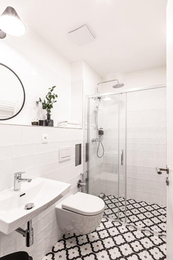 Bathroom 3, TurnKey I Main Bus Station Apartments, Praha 7