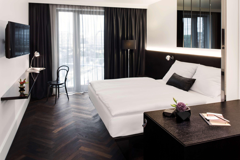 Bedroom 3, Amano Grand Central, Berlin