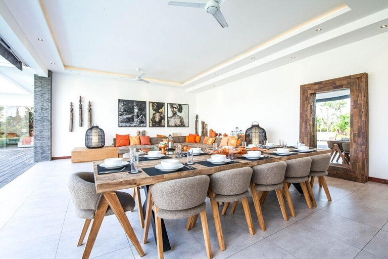 Exterior 3, Stunning 6 Bedroom Villa Only 400m to the Beach, Badung