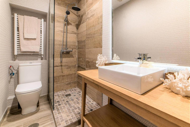 Others 2, Luxury Place 6 Bedroom's, London