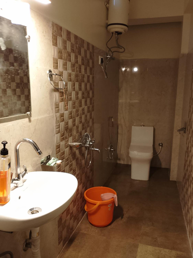 Bathroom 4, Darjeeling Hillside Inn, Darjiling