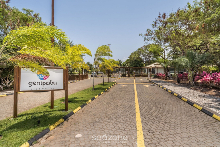 Property grounds 5, Comfortable Apartment w Pool in Guarajuba Gch0201, Camaçari