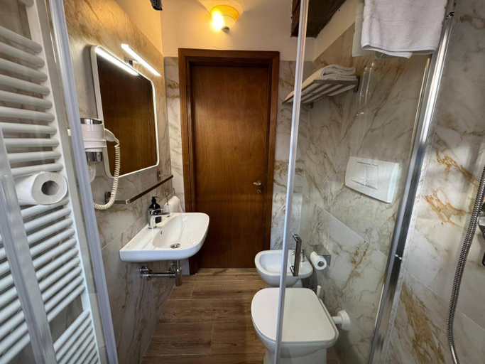 Bathroom 4, Locanda Acquavita, Venezia