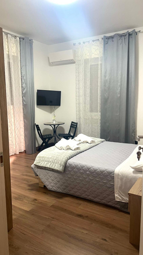 Others 3, JULIET N - Rental Rooms Verona, Verona
