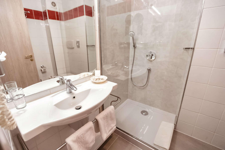 Bathroom 5, Best Lido Hotel, Timisoara