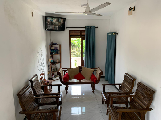 Others 2, Shanvila, Galle Four Gravets
