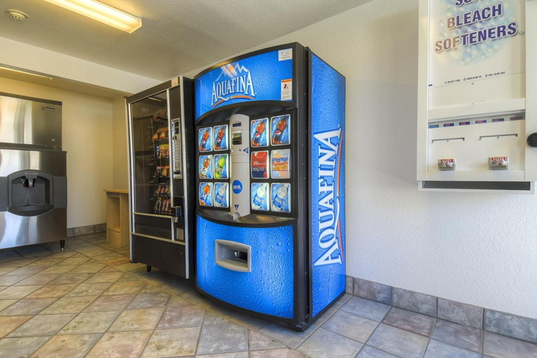 Food & Drinks, Motel 6 Palm Springs Rancho Mirage, Riverside