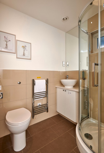 Bathroom, Kingfisher Park, Northamptonshire