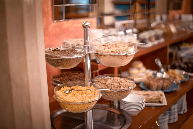 Food & Drinks 5, Hotel Meteor Plaza Prague, Praha 1