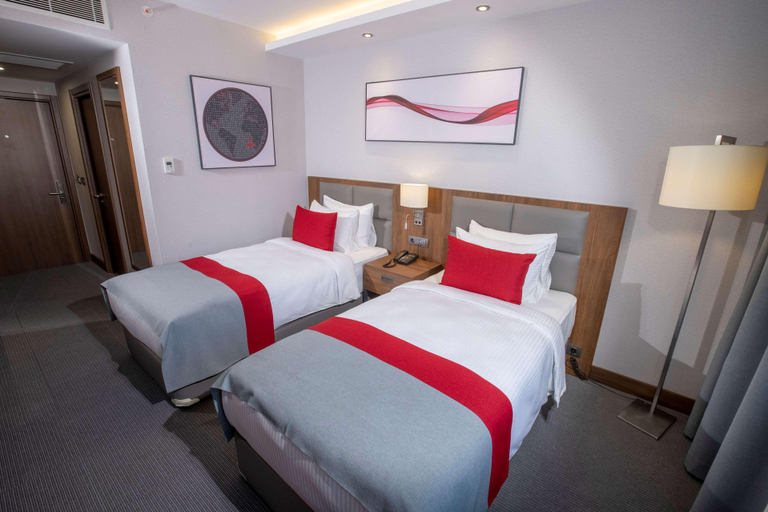Bedroom 4, Ramada by Wyndham Izmir Aliaga, Aliağa