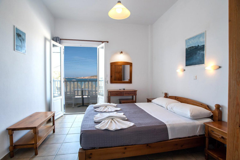 Others 3, Livadia Apt A Paros, South Aegean