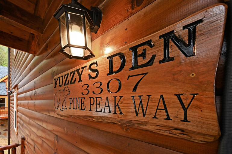 Others 3, Fuzzy's Den, Sevier