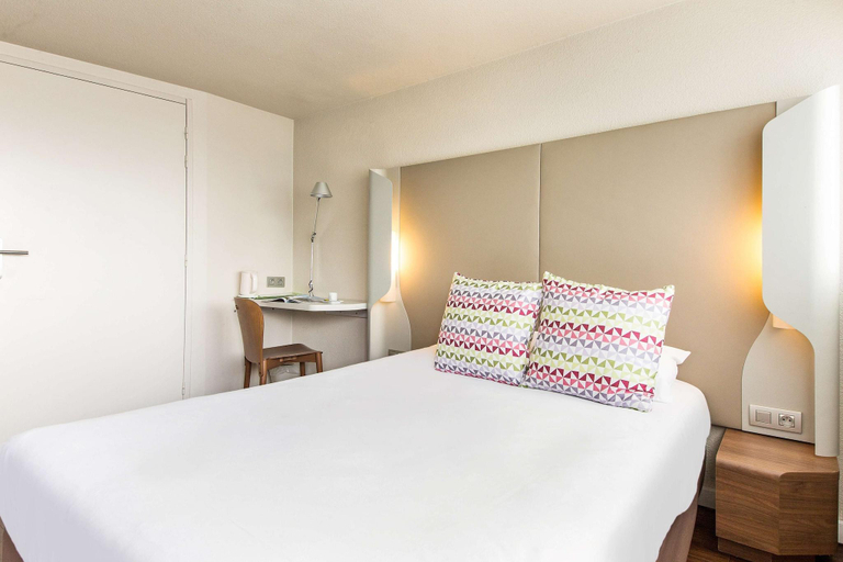 Bedroom 3, Campanile Annecy - Cran Gevrier, Haute-Savoie