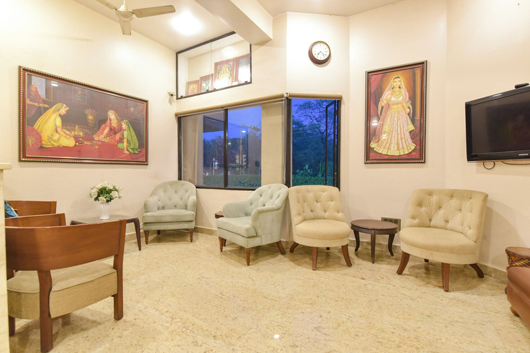 Lobby sitting area, Fabhotel Shikha, Jaipur