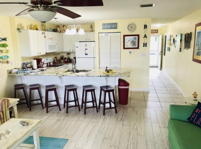 Private kitchen 1, Island Sands 102, Okaloosa