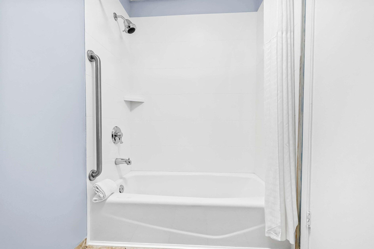 Bathroom 4, Best Western Vista Manor Lodge, Mendocino