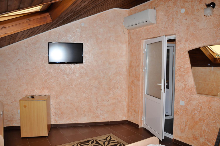 Others 5, Viktoria Hotel, Sochi gorsovet