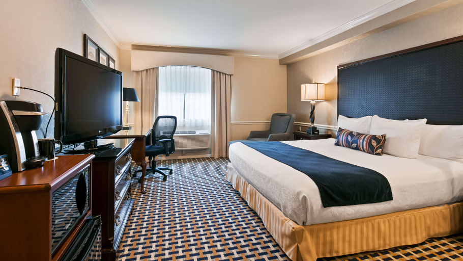 Bedroom 3, Best Western Plus Puyallup Hotel, Pierce