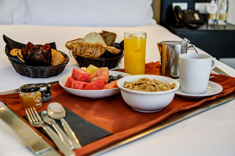 Food & Drinks 5, DoubleTree by Hilton Santiago - Vitacura, Santiago