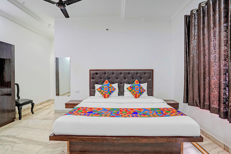 Room 2, Fabhotel V9, North Goa