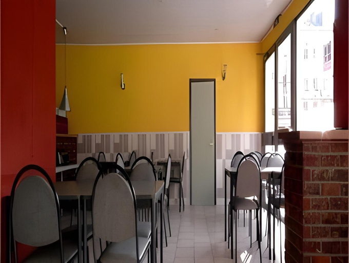 Others 5, Hotel Barry, Bruxelles