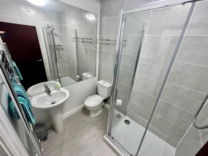 Bathroom 2, Apartments @52, East Riding of Yorkshire