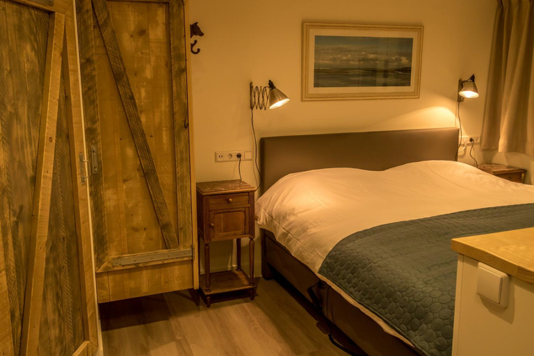 Others 2, B&B Amsterdam De Springer, Amsterdam