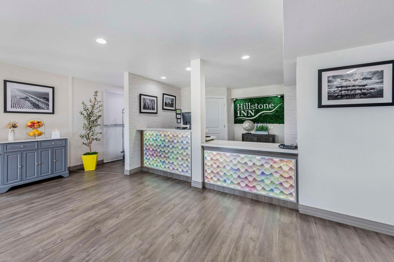 Public Area 2, Hillstone Inn, Ascend Hotel Collection, Tulare
