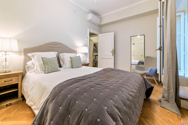 Others 4, Luxury Place 6 Bedroom's, London