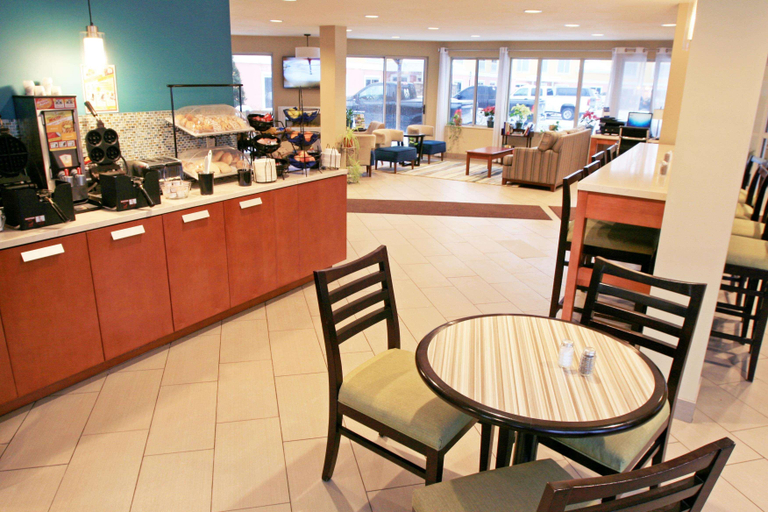 Food & Drinks 5, Best Western Plus Traverse City, Grand Traverse