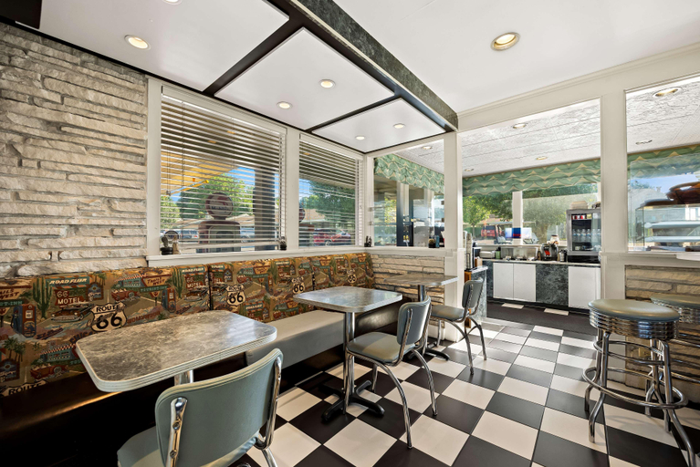 Food & Drinks 5, Best Western Route 66 Rail Haven, Greene
