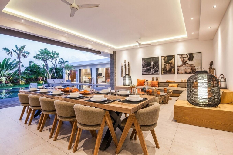 Exterior 4, Stunning 6 Bedroom Villa Only 400m to the Beach, Badung