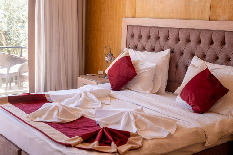 Bedroom, Al Sultana Luxury Camp, Quaira