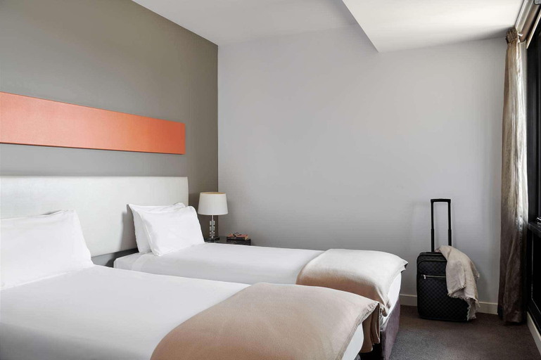 Bedroom 2, Dandenong Central Apartment Hotel, Gr. Dandenong - Dandenong