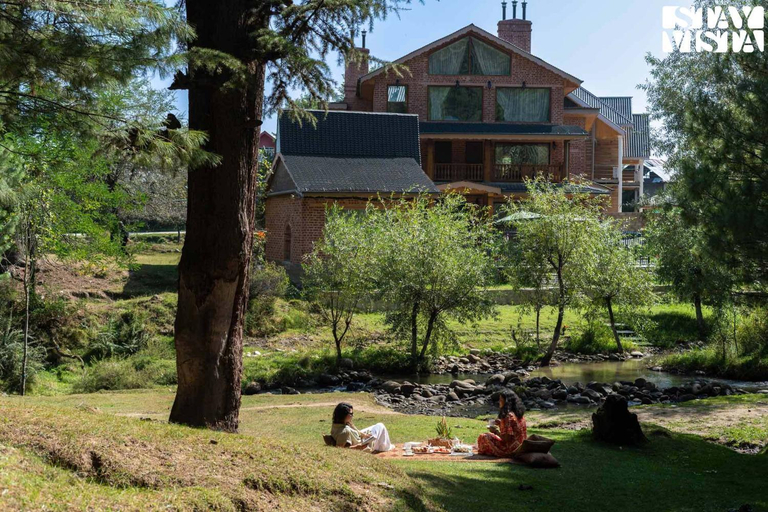 Exterior & Views 3, StayVista at Swiss Chalet - Riverside villa in Tangmarg, Baramulla
